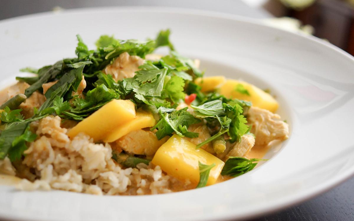 Rezeptbild: Rotes Thai Curry mit Huhn und Mango