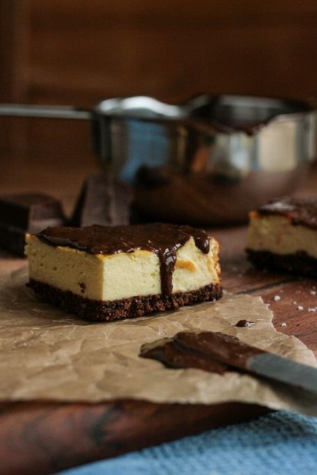 Rezeptbild: Käsekuchen mit Kokos und Schokolade