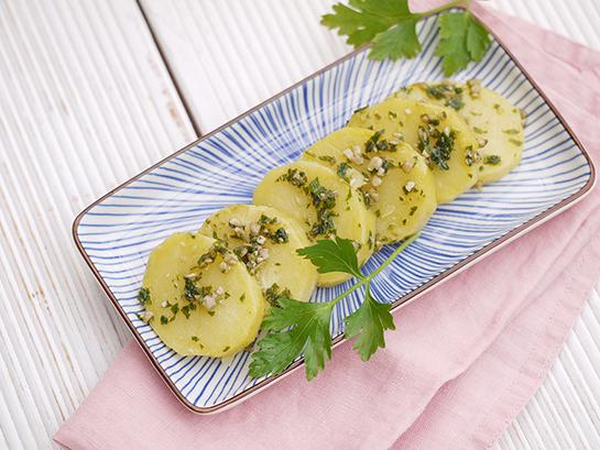 Rezeptbild: Knaller-Kartoffelsalat mit Figurschmeichler-Effekt!