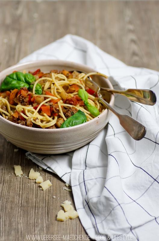 Rezeptbild: Spaghetti Bolognese mit viel Gemüse