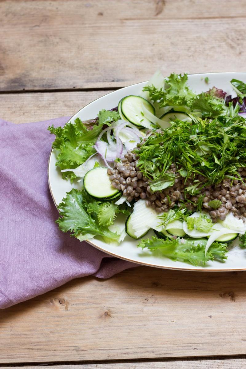 Rezeptbild: Linsensalat mit Fenchel- und Zucchini-Rohkost
