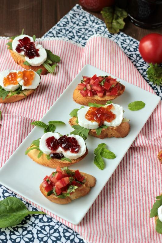Rezeptbild: Bruschetta,Ziegenkäse-Crostini und feines Gelee - Fingerfood vom Feinsten 