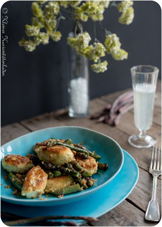 Rezeptbild: Gnudi mit violettem Spargel