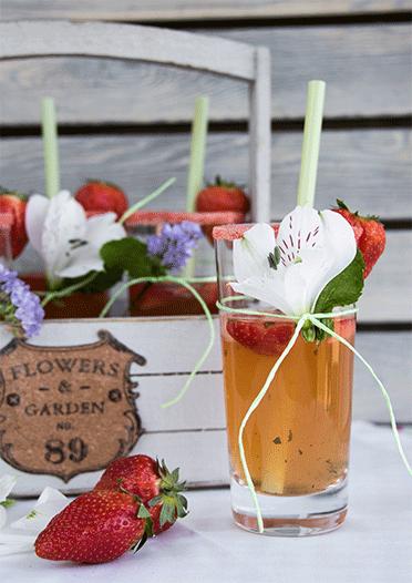 Rezeptbild: Erdbeer-Mojito-Bowle