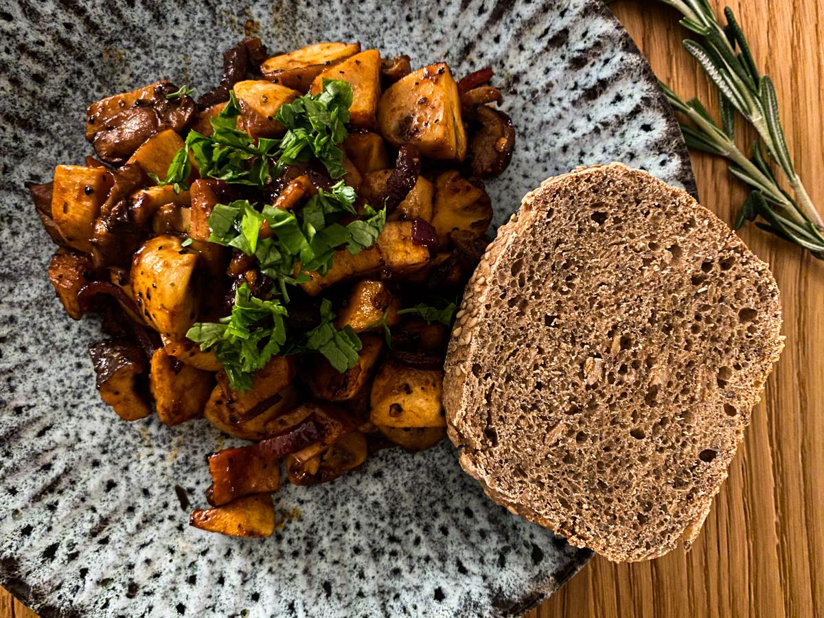 Rezeptbild: Leckere Pilzpfanne mit Knoblauchdip