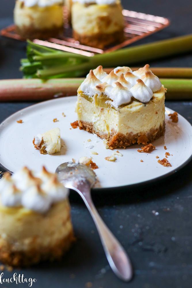 Rezeptbild: Rhabarber-Cheesecake-Törtchen