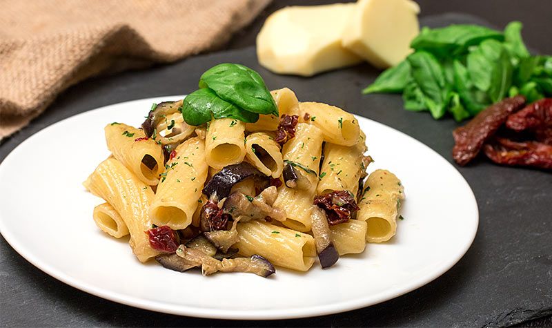 Rezeptbild: Aubergine & Scamorza mit Nudeln