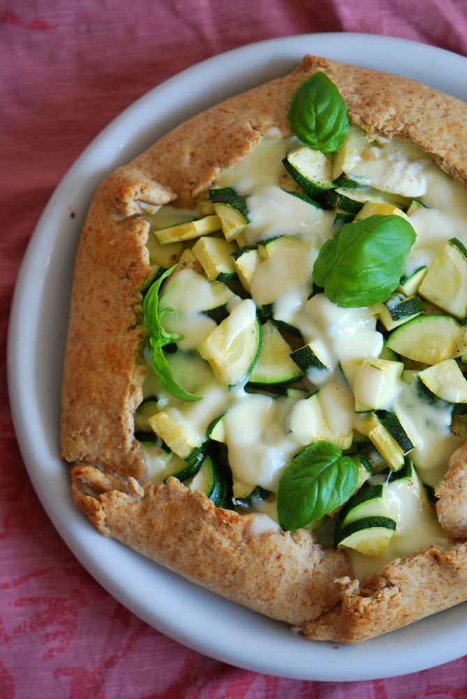 Rezeptbild: Zucchini-Galette mit Ricotta & Basilikum