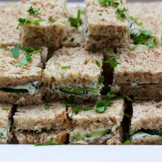 Rezeptbild: Mini Gurkensandwiches
