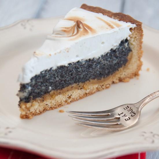 Rezeptbild: Mohn-Marzipan-Kuchen mit Baiserhaube