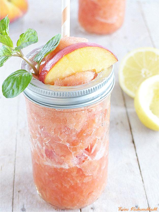 Rezeptbild: Hausgemachtes Pfirsich-Zitronen Slush