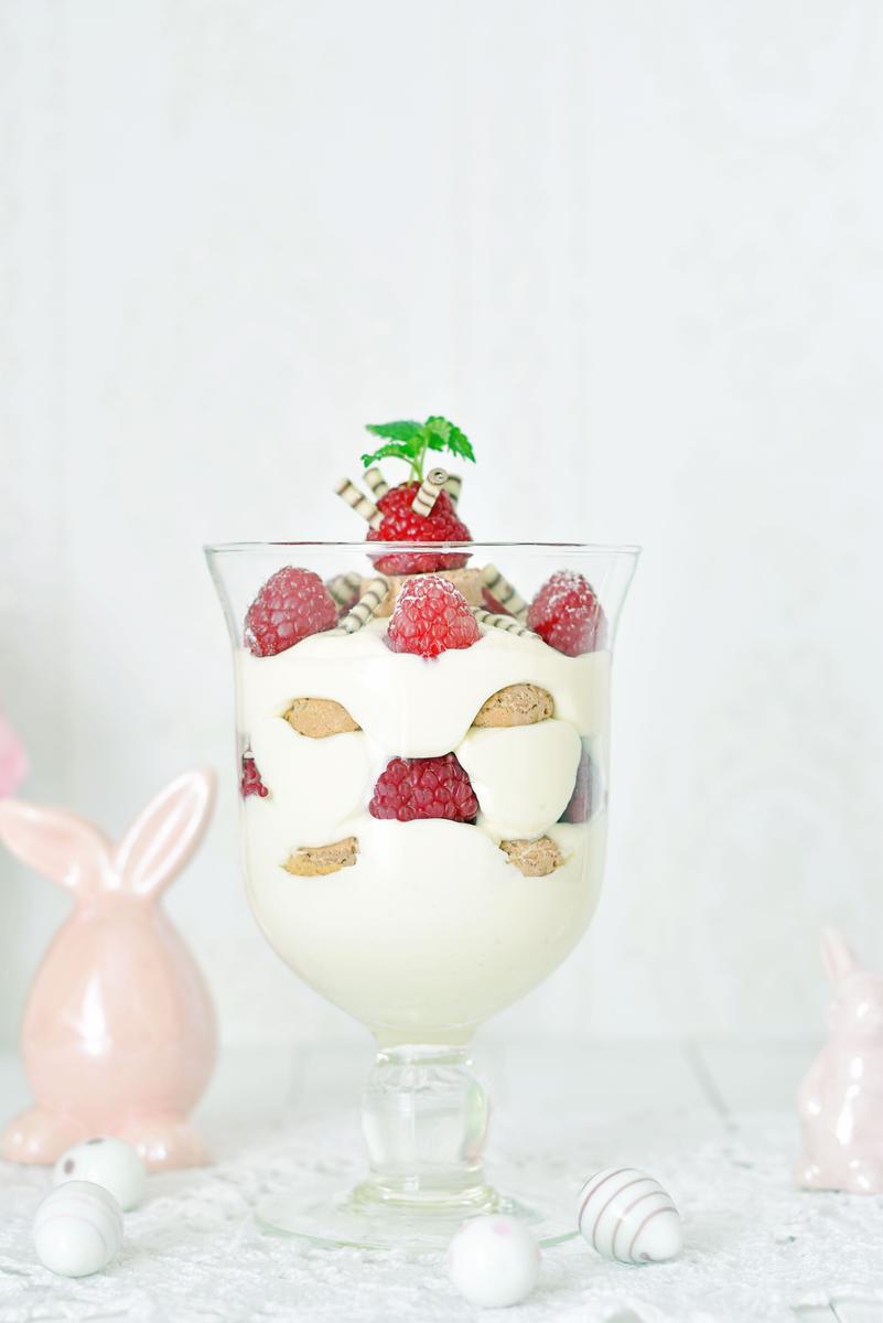 Rezeptbild: Ein einfaches Eierlikör-Dessert Rezept zu Ostern