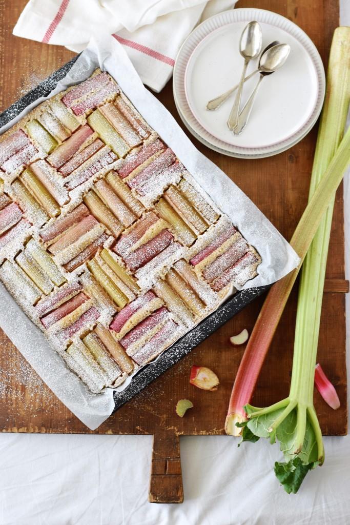 Rezeptbild: Rhabarber-LOVE! Vanille-Rhabarber-Blechkuchen - saftig, lecker und ganz einfach gemacht