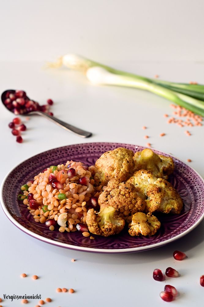 Rezeptbild: Tandoori Blumenkohl mit roten Linsensalat