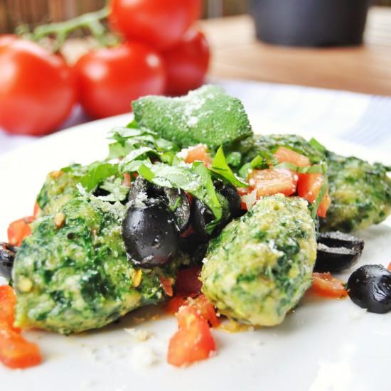 Rezeptbild: Spinatnocken mediterran