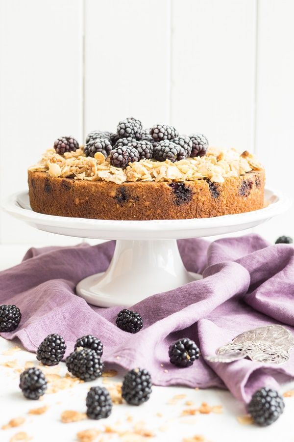 Rezeptbild: Brombeer-Upside-Down-Kuchen mit Mandeln