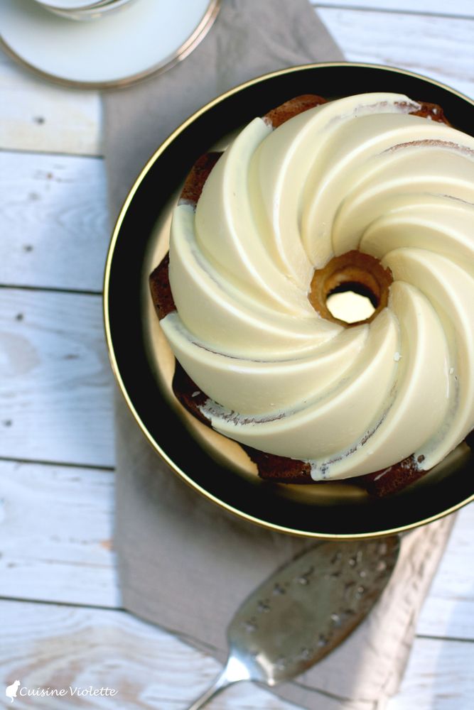 Rezeptbild: Marzipankuchen mit weißer Schokoladenglasur