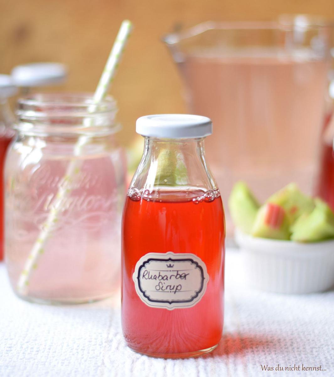 Rezeptbild: Rhabarbersirup