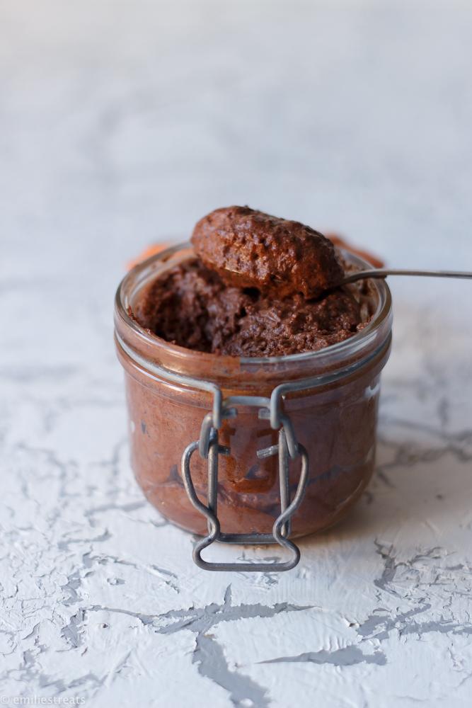 Rezeptbild: Vegane Mousse au Chocolate mit veganem Eischnee