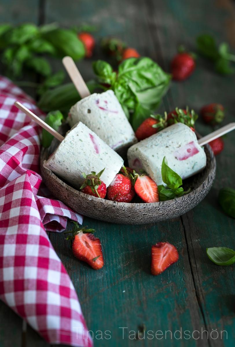 Rezeptbild: Basilikum Erdbeer Eis