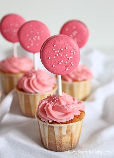 Rezeptbild: Macaron Lollipop Cupcakes