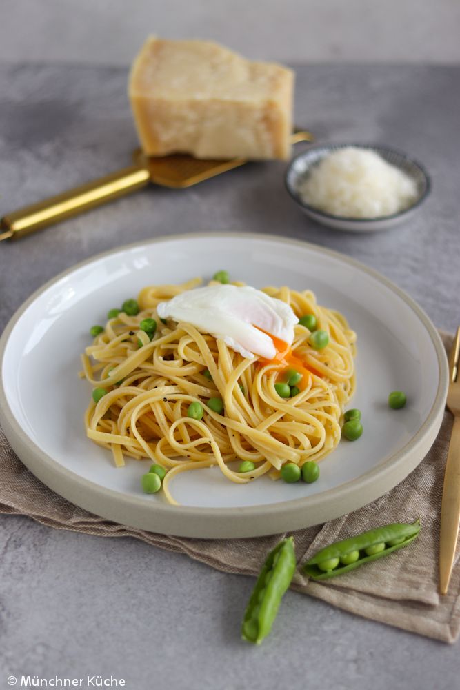 Rezeptbild: Pasta mit frischen Erbsen und pochiertem Ei