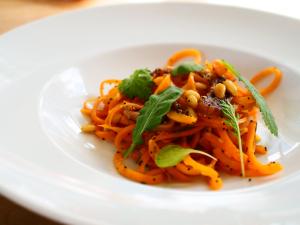 Rezeptbild: Möhrentagliatelle