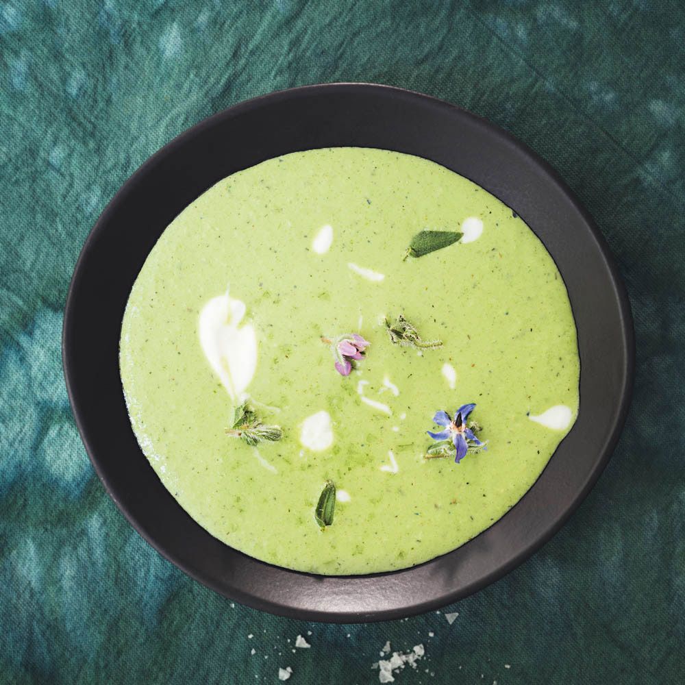 Rezeptbild: Borretsch-Gazpacho mit Buttermilch