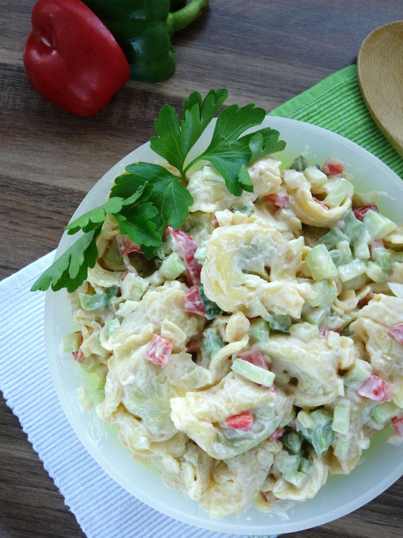 Rezeptbild: Tortellini-Salat auf Rucola, oder als Beilage zu gegrilltem