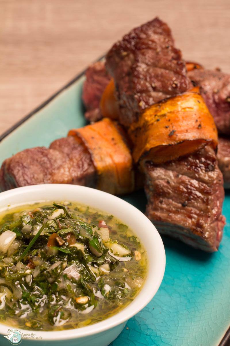 Rezeptbild: Chimichurri mit Steaksticks