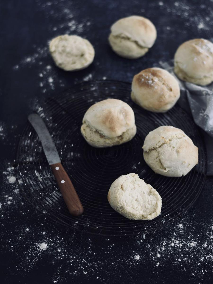 Rezeptbild: SCHNELLE SONNTAGSBRÖTCHEN MIT QUARK