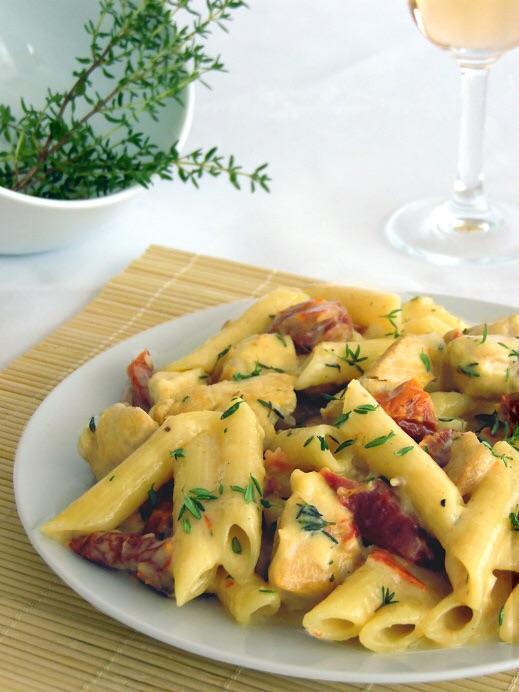Rezeptbild: One Pot Pasta Hähnchen Thymian