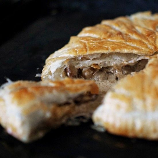Rezeptbild: Pithiviers mit Pilzen und Thymian [Pilztarte]
