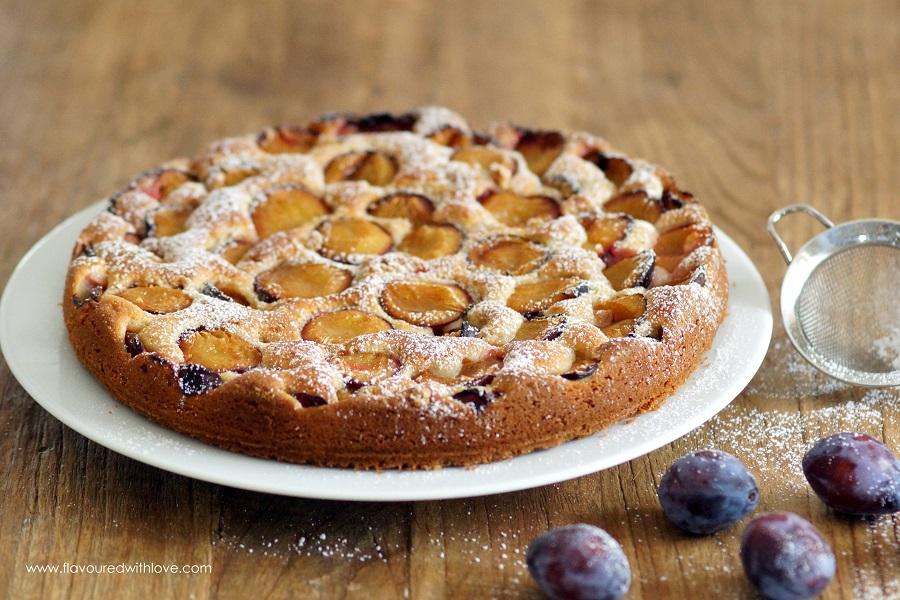 Rezeptbild: Amarettini-Zwetschgenkuchen