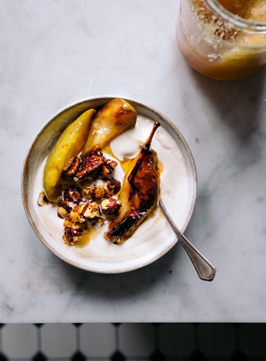 Rezeptbild: Selbstgerechtes Joghurt mit Karamell Birnen