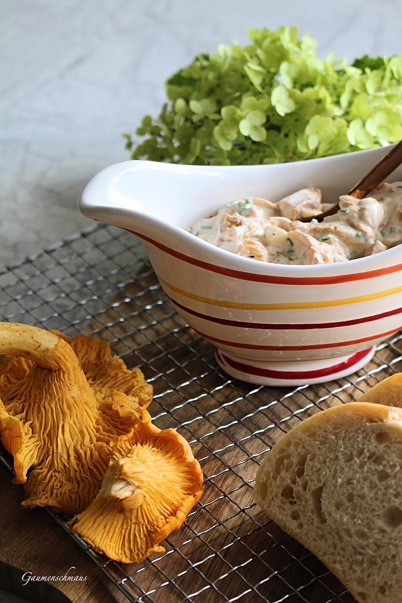 Rezeptbild: Eierschwammerl-Brotaufstrich