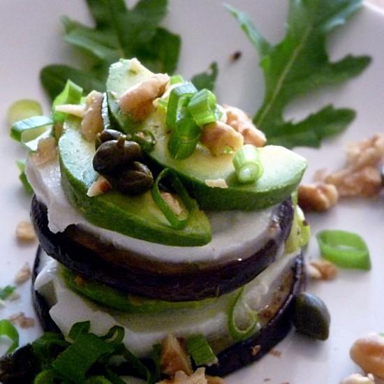 Rezeptbild: Auberginen-Mozzarella-Avocado Türmchen