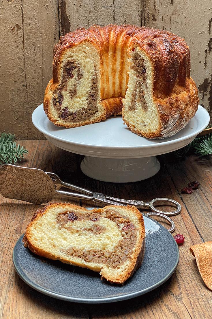 Rezeptbild: Reindling mit Nussfüllung