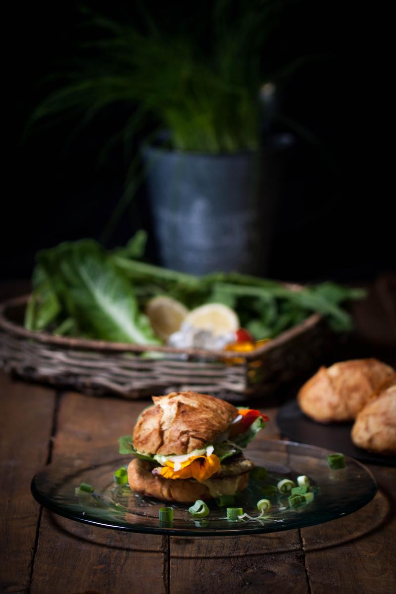 Rezeptbild: Schnitzelburger im rustikalen Landbrötchen