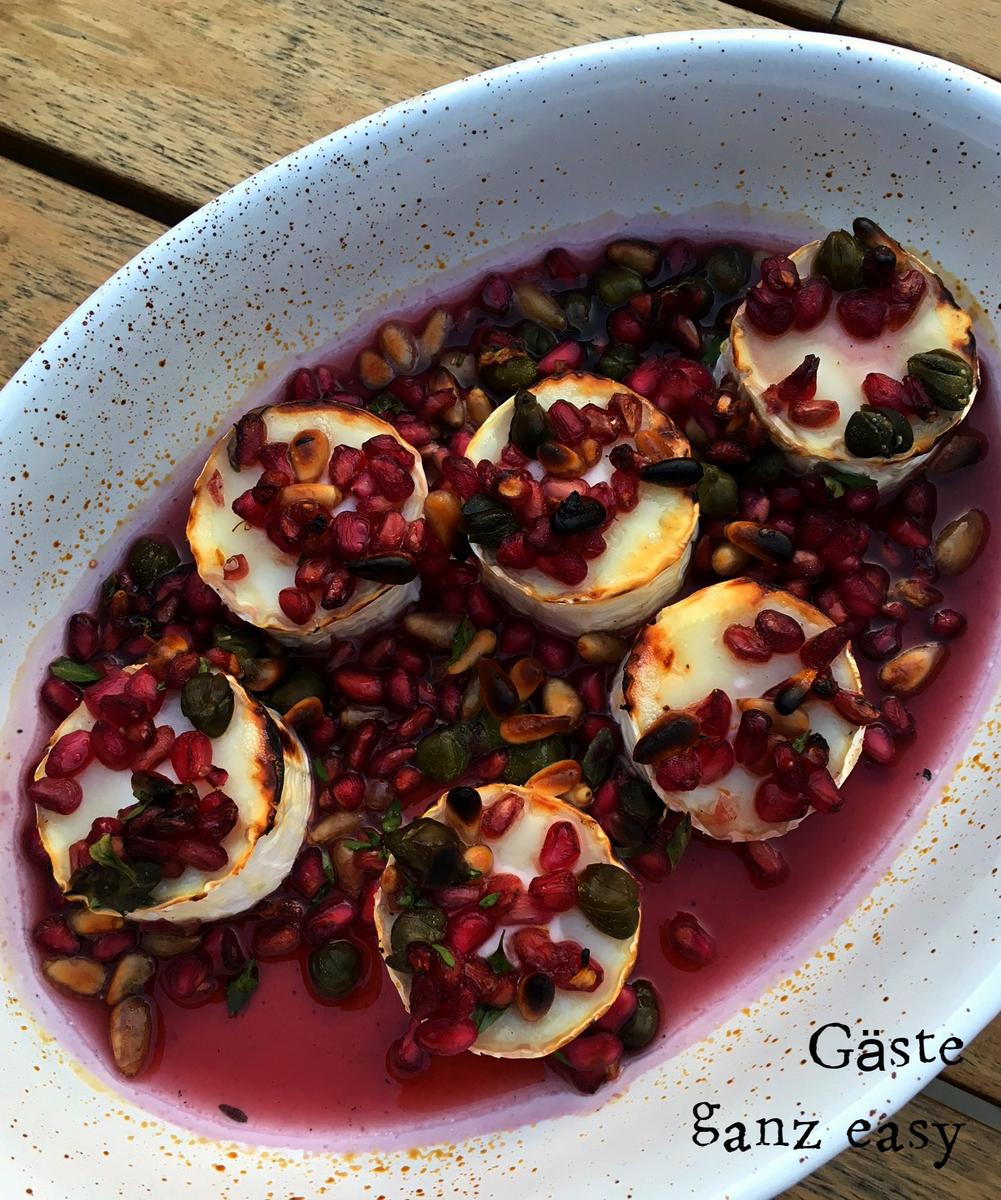 Rezeptbild: Überbackener Ziegenkäse mit Granatapfel