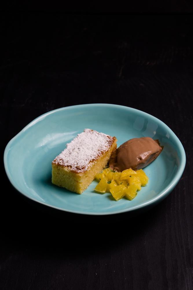 Rezeptbild: Mandeltarte mit Orangensalat und Schokoeis