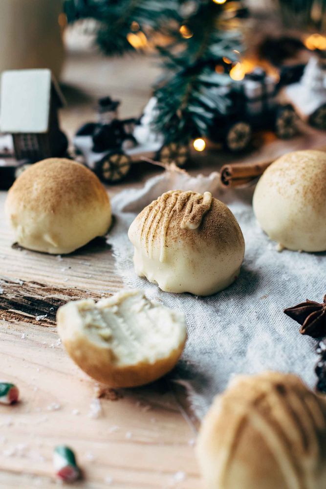 Rezeptbild: SUPER CREAMY EGGNOG TRUFFLES