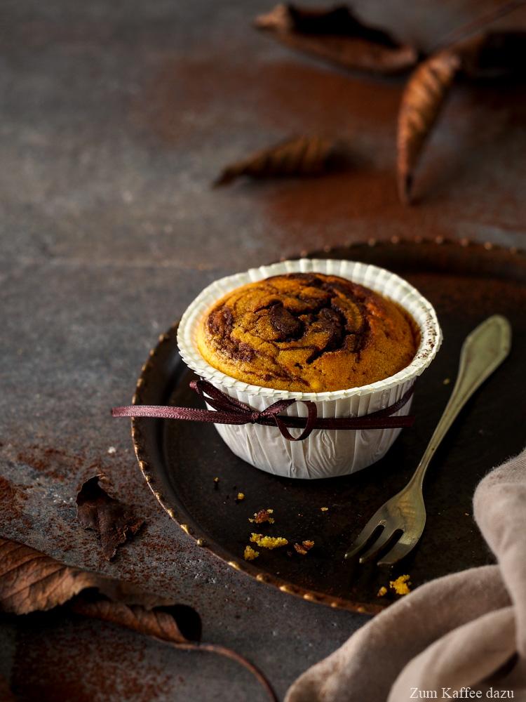 Rezeptbild: Muffins mit Kürbis, Espresso und Zartbitterschokolade