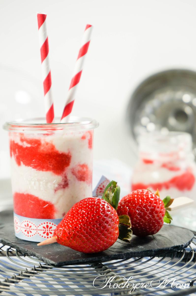 Rezeptbild: Rhabarber Frozen Joghurt