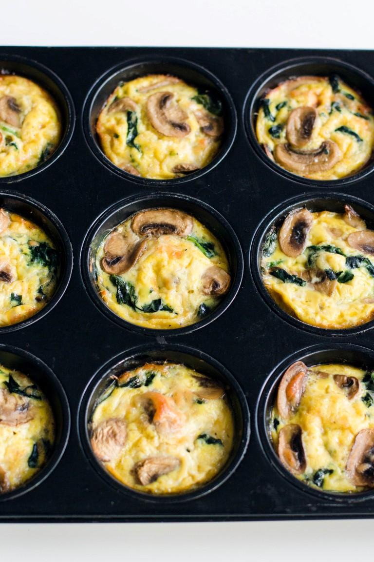 Rezeptbild: EIER MUFFINS MIT SPINAT UND CHAMPIGNONS