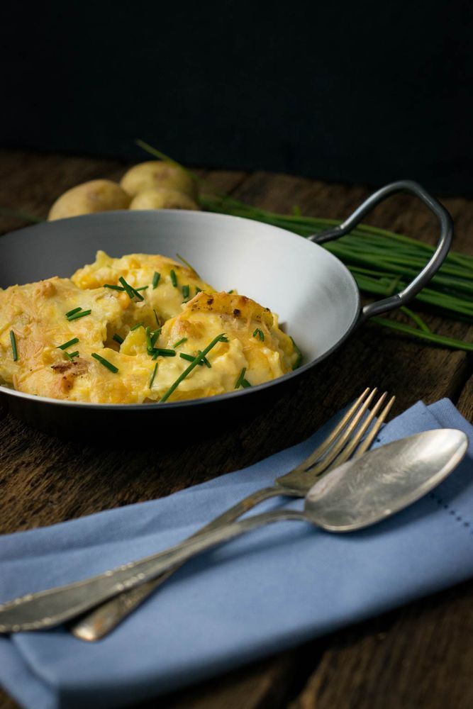 Rezeptbild: Kartoffelgratin mit Mais und Sauce Hollandaise
