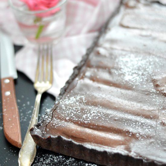 Rezeptbild: Schokoladen-Ganache-Tarte mit Rhabarber