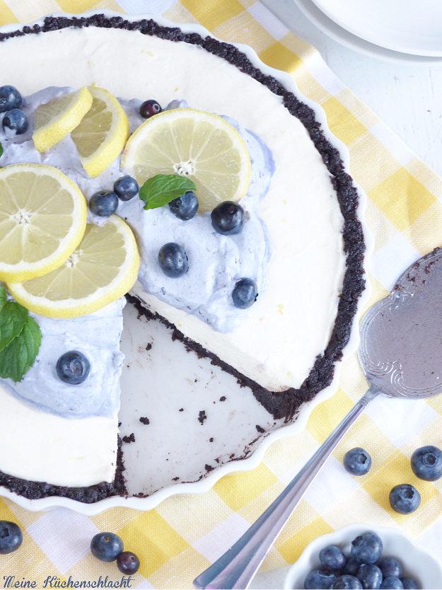 Rezeptbild: Oreo-Zitronen Tarte mit Heidelbeer-Sahne