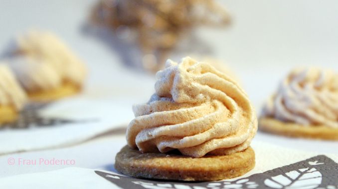 Rezeptbild: Feenküsse mit Nougatfüllung
