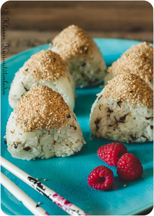 Rezeptbild: Onigiri mit Avocado und Himbeeren